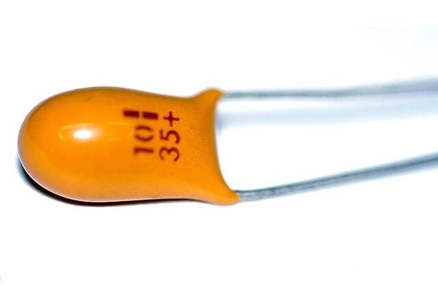 Tantalum capacitor